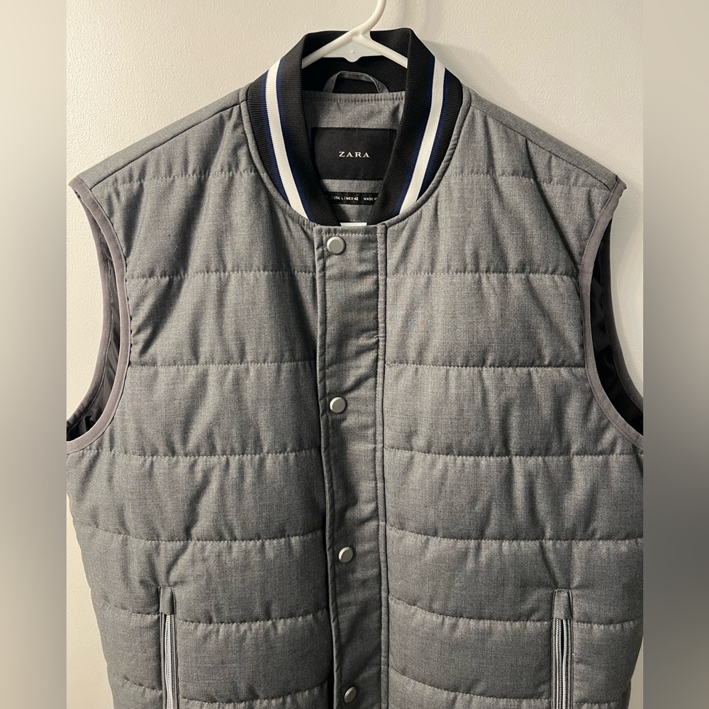 Zara Men’s Grey Vest